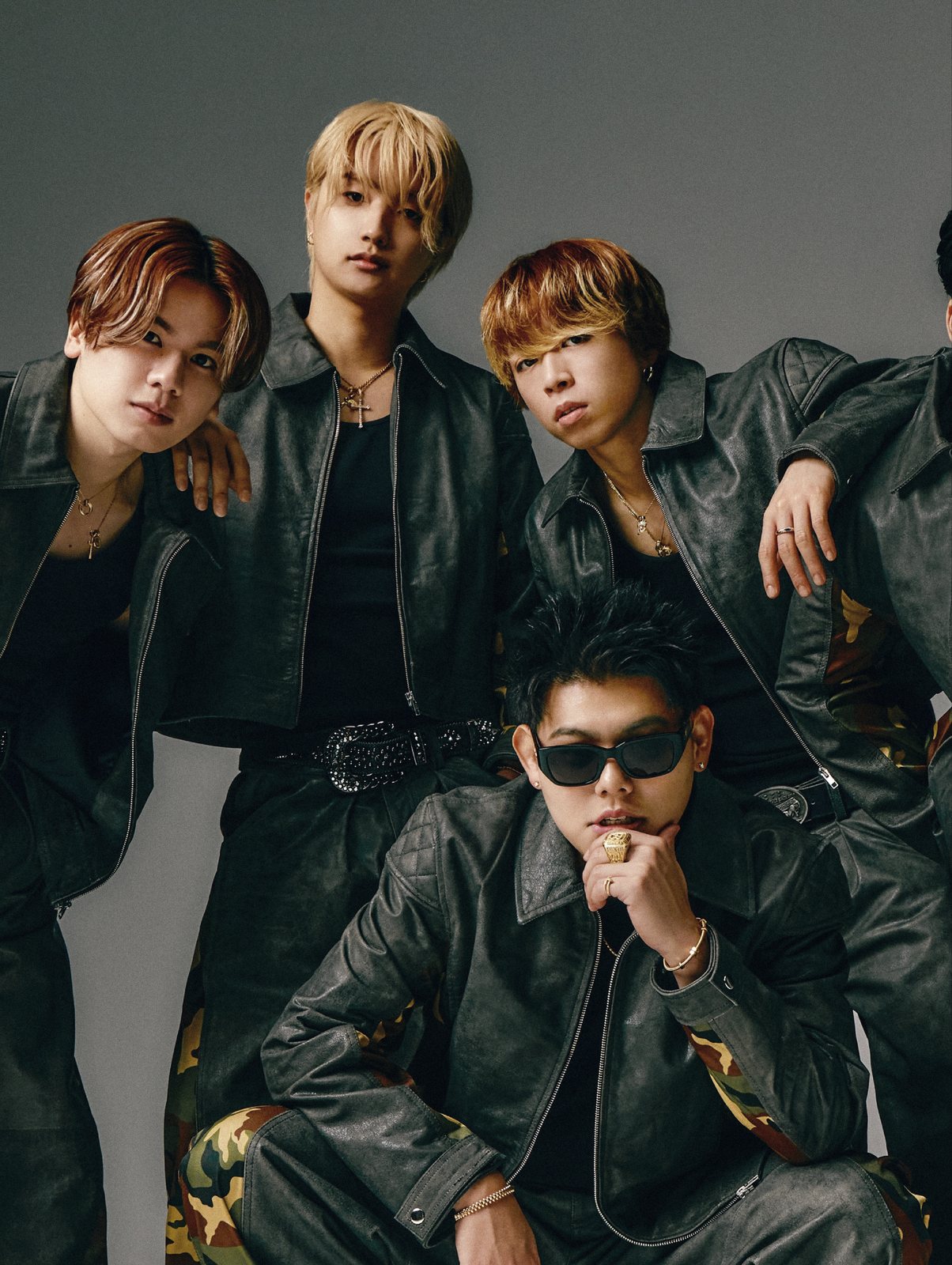 レザージャケットを着たBE:FIRSTの6人